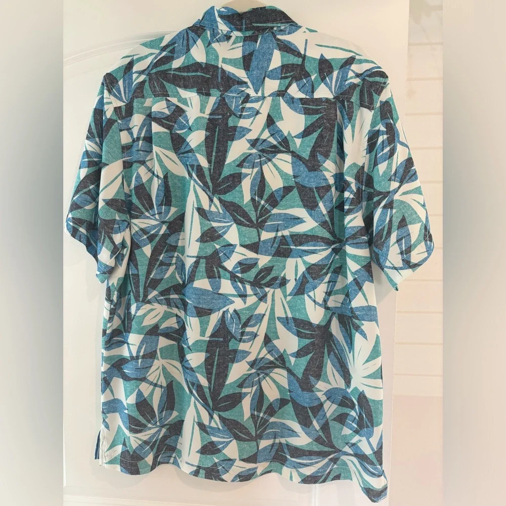 Tommy Bahamas Hawaiian shirt - Picture 5 of 5